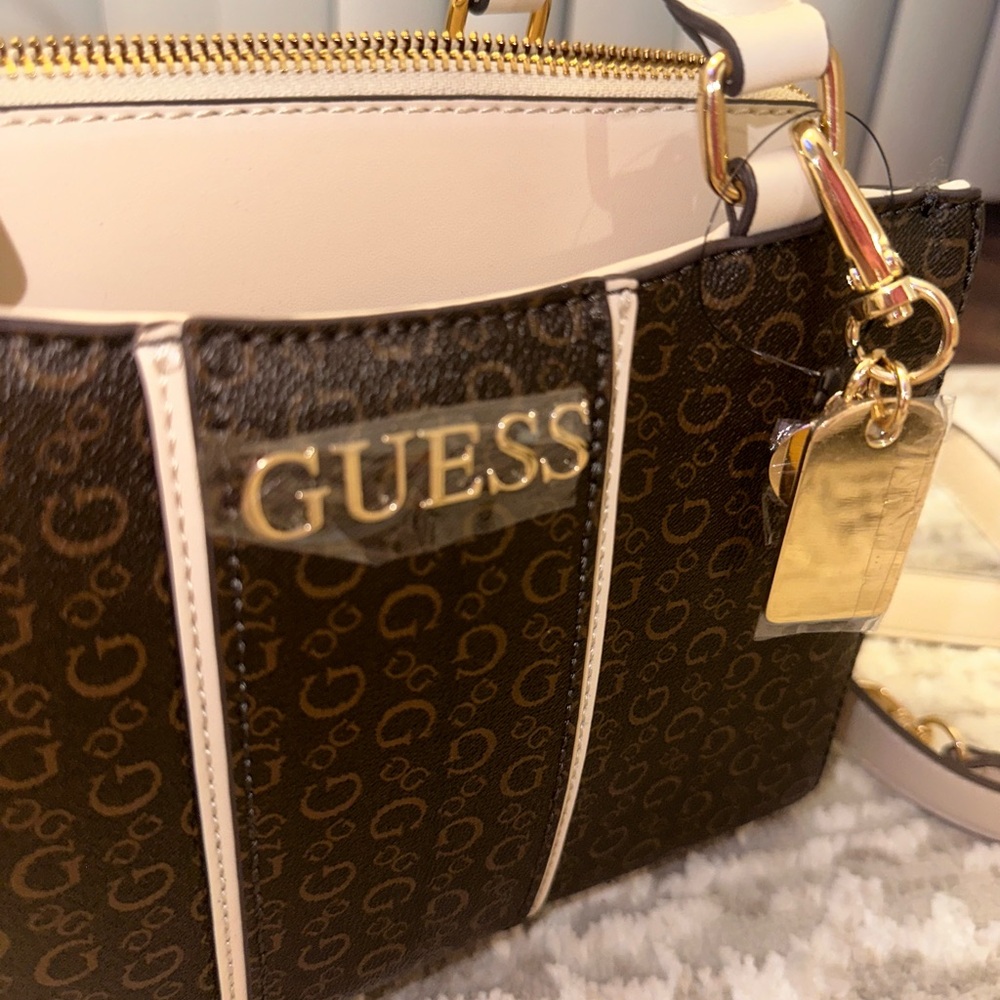 GUESS Black and Cream Women's Bag - Picture 3 of 8